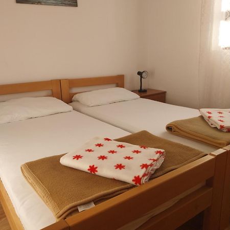 Studio Apartman Krk Town Exterior foto