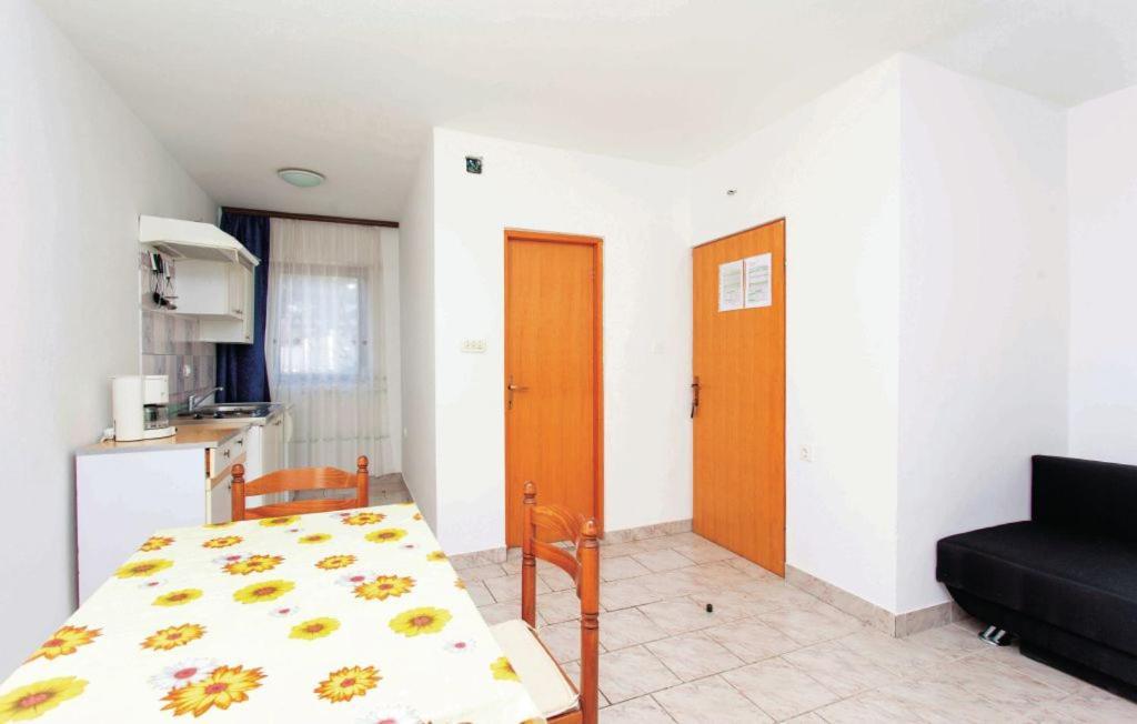 Studio Apartman Krk Town Exterior foto